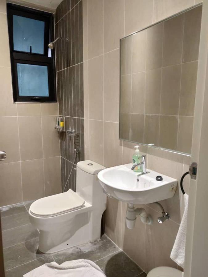 Klcc Legasi Direct View With A Superking Bed At A 3-Bedroom Premium Unit Kuala Lumpur Exterior foto