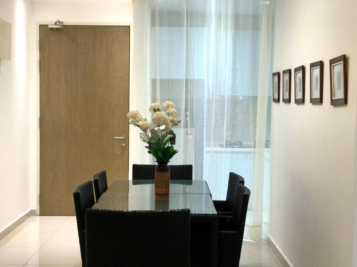 Klcc Legasi Direct View With A Superking Bed At A 3-Bedroom Premium Unit Kuala Lumpur Exterior foto